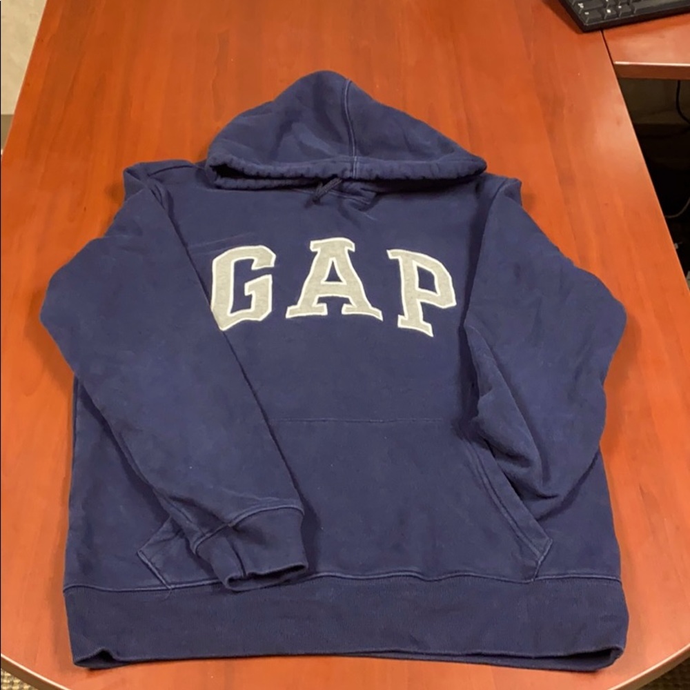 Men’s XS Gap sweatshirt